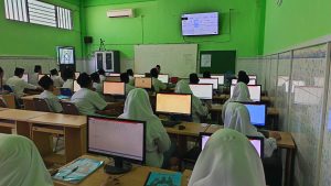 Pelatihan Aplikasi Perkantoran Kelas 12 MA Al Fatich